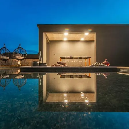 Ventura Royal By Kompas Villa Matulini